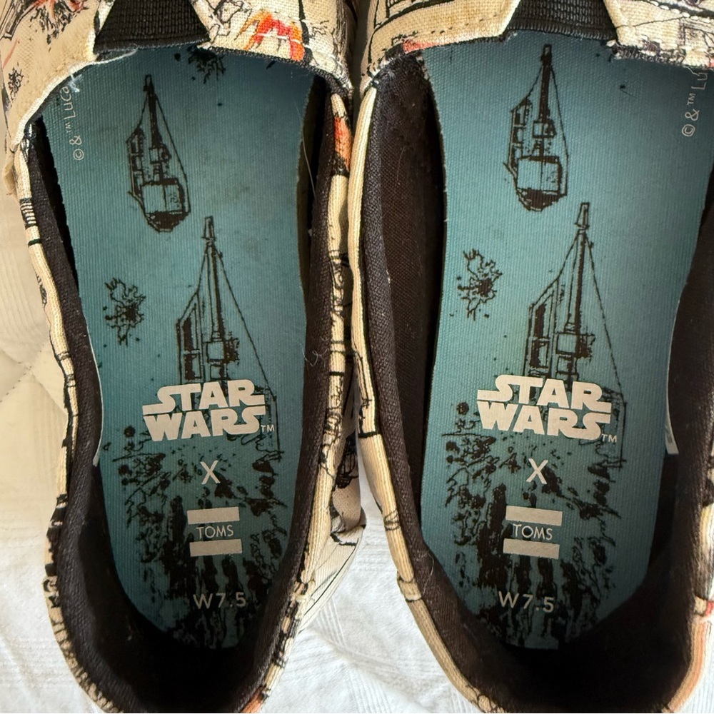 Star Wars Graphic Toms Shoes, W7.5 - Picture 4 of 8